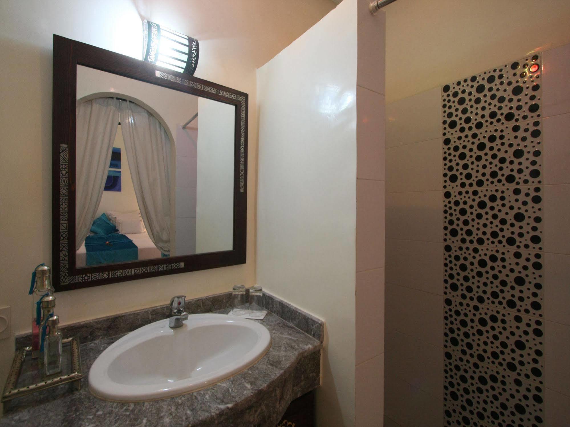 Riad De La Semaine มาร์ราเกช ภายนอก รูปภาพ